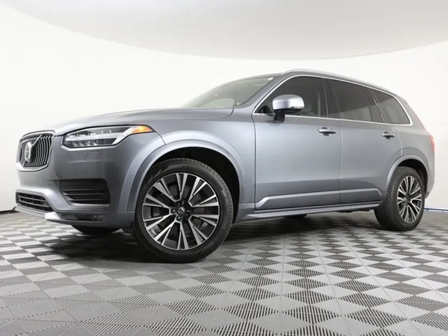 2020 Volvo XC90 T6 Momentum photo 1