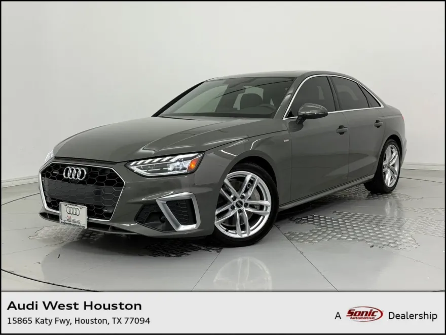 2023 Audi A4 S line Quattro Premium Plus photo 1