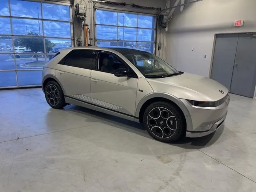 2024 Hyundai Ioniq 5 photo 1