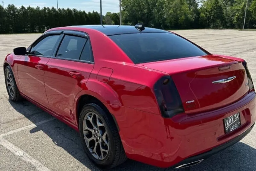 2015 Chrysler 300 S photo 1