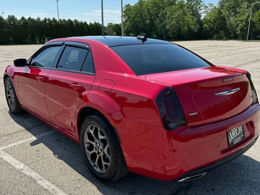 2015 Chrysler 300 S photo 1