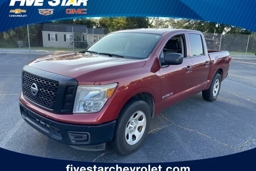 2017 Nissan Titan S photo 1