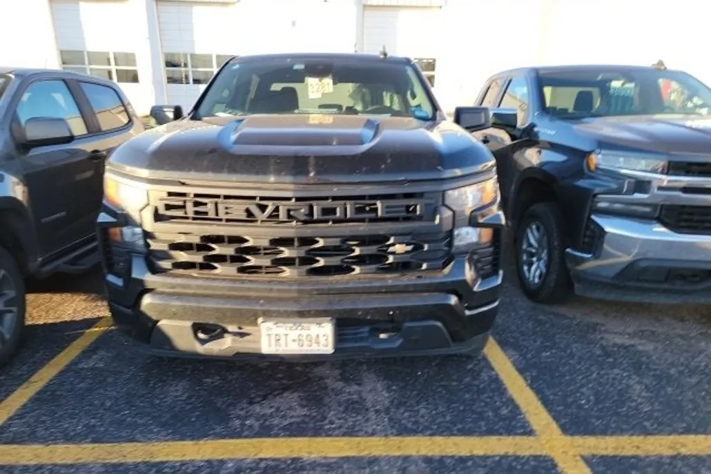 2024 Chevrolet Silverado 1500 Custom photo 1