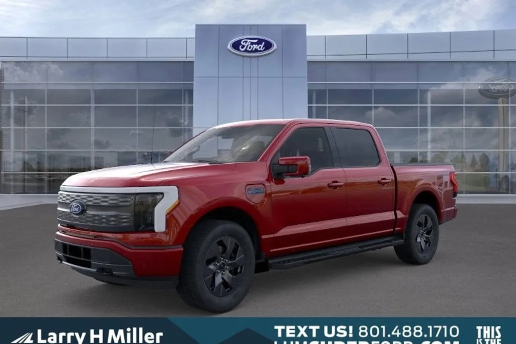 2025 Ford F-150 Lightning Lariat photo 1