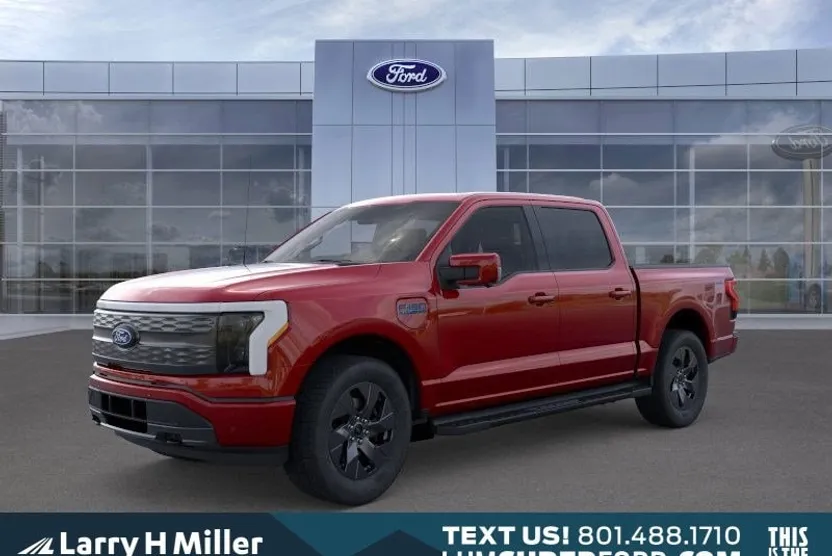 2025 Ford F-150 Lightning Lariat photo 1