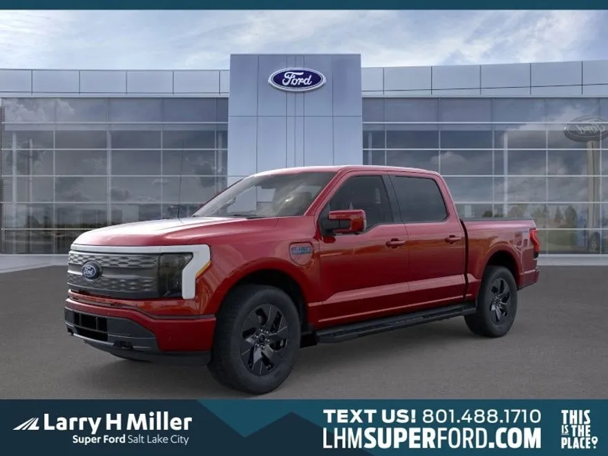2025 Ford F-150 Lightning Lariat photo 1