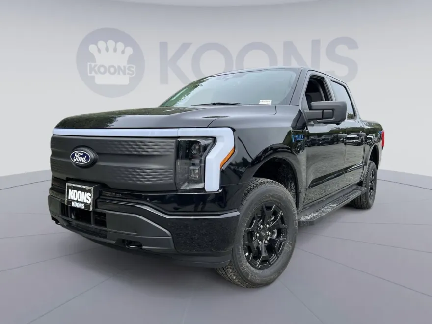 2025 Ford F-150 Lightning XLT photo 1