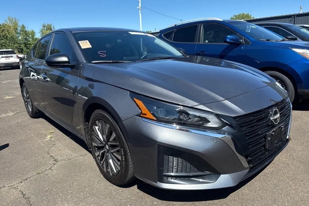 2024 Nissan Altima 2.5 SV photo 1
