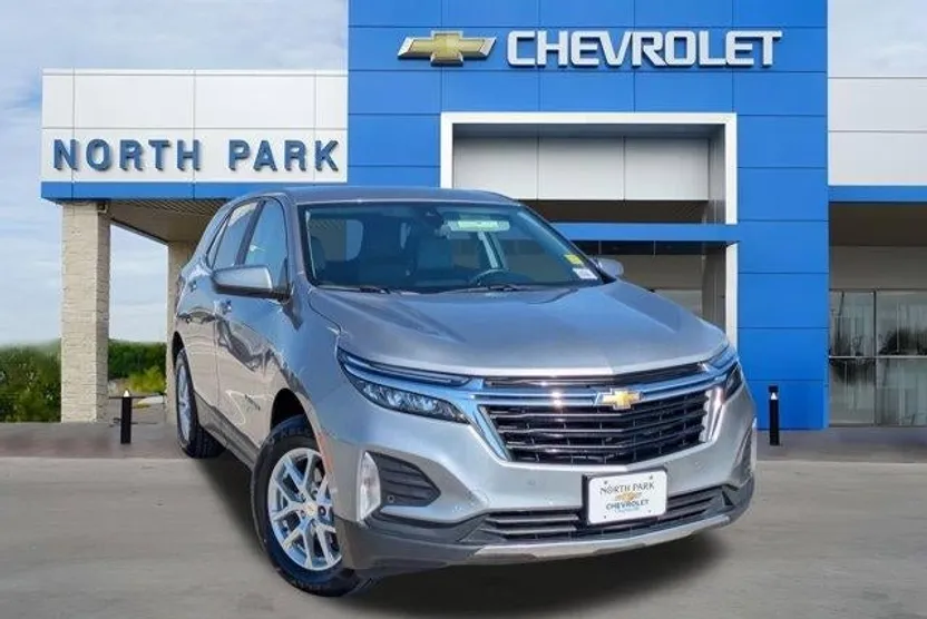 2024 Chevrolet Equinox LT photo 1