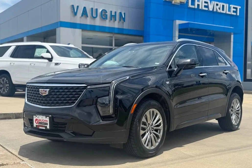 2024 Cadillac XT4 Premium Luxury photo 1