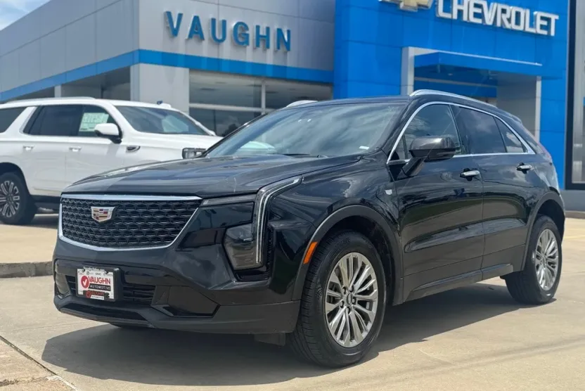 2024 Cadillac XT4 Premium Luxury photo 1