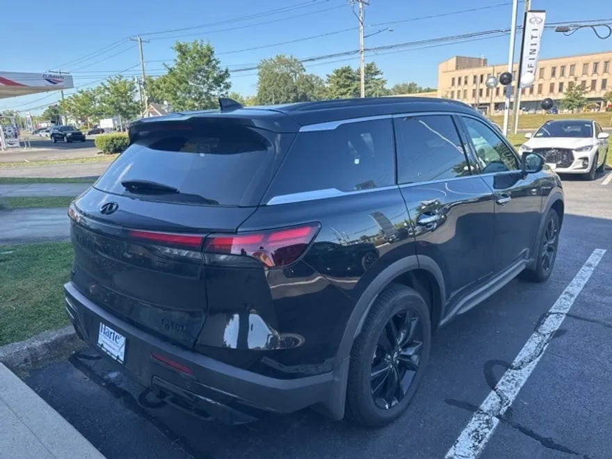 2025 Infiniti QX60 Luxe photo 1