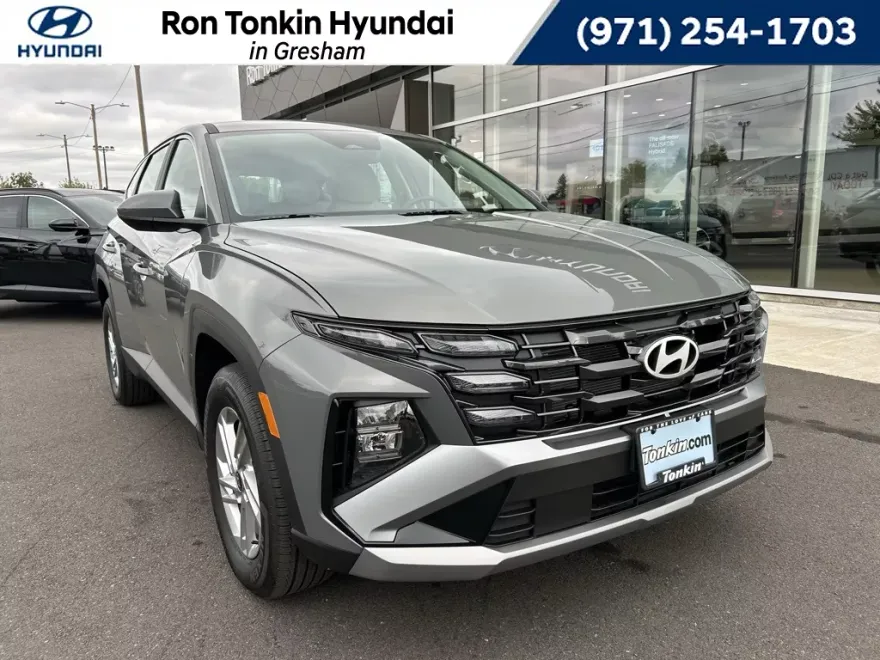 2025 Hyundai Tucson SE photo 1