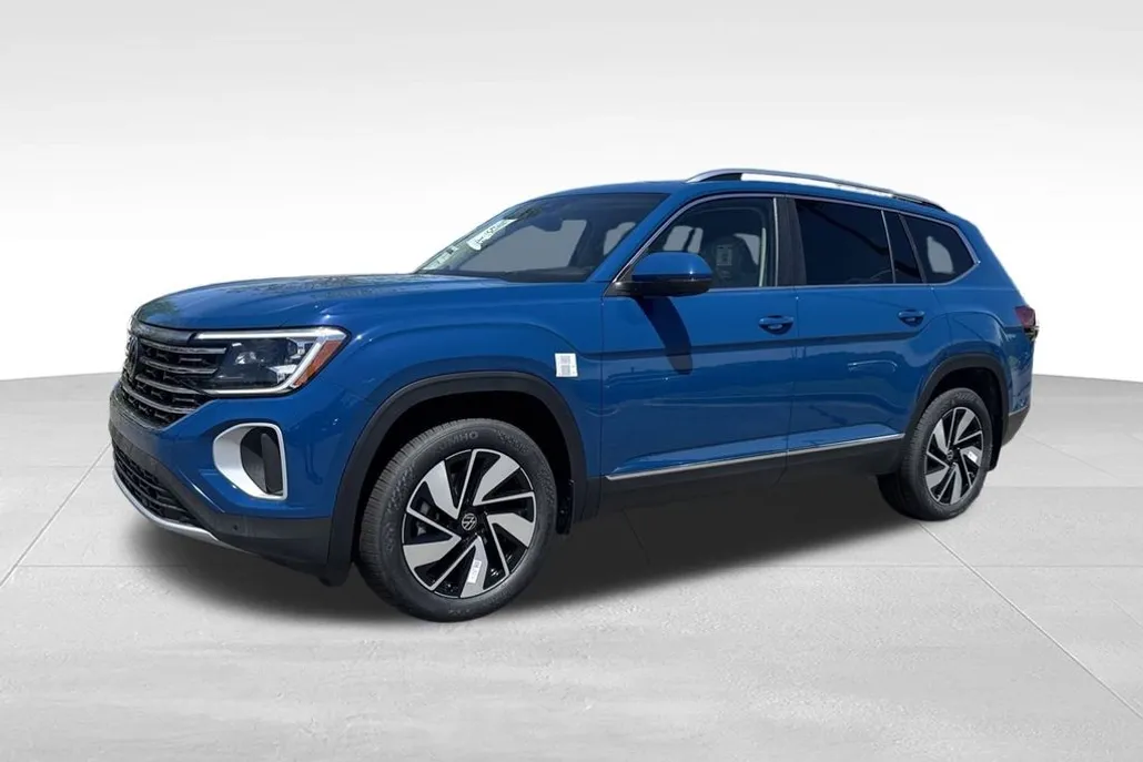 2025 Volkswagen Atlas SEL photo 1