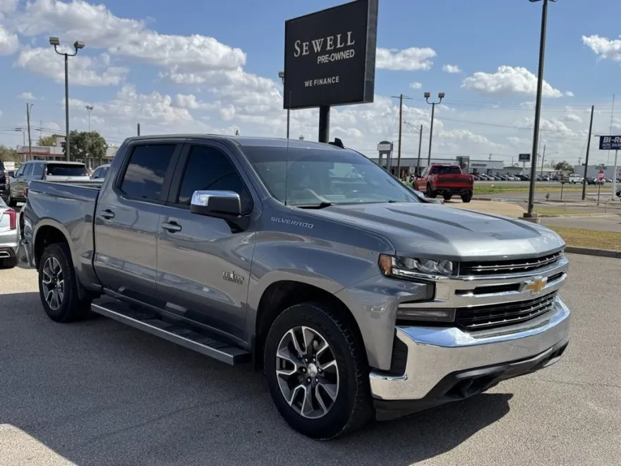 2021 Chevrolet Silverado 1500 LT photo 1