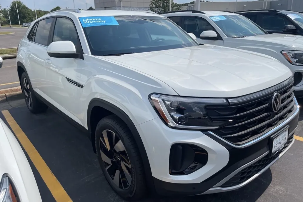 2026 Volkswagen Atlas Cross Sport SE Technology photo 1