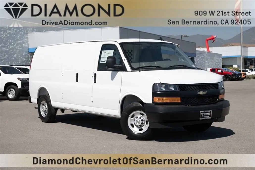 2025 Chevrolet Express Cargo 2500 photo 1