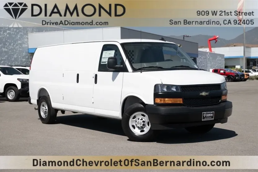 2025 Chevrolet Express Cargo 2500 photo 1