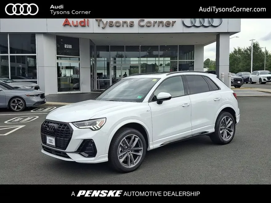 2024 Audi Q3 S line Premium Plus photo 1