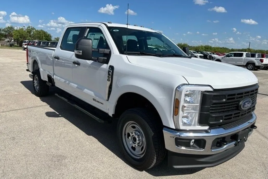2025 Ford F-350 XL photo 1
