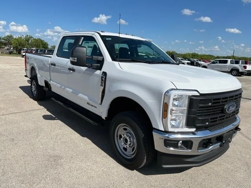 2025 Ford F-350 XL photo 1