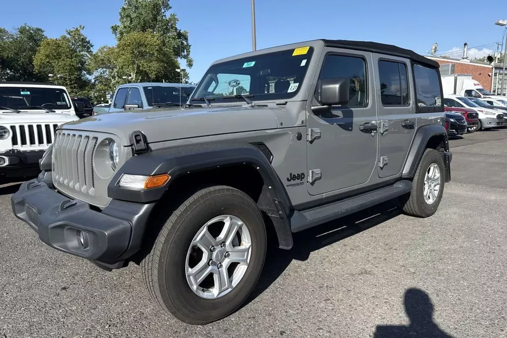 2022 Jeep Wrangler Unlimited Sport S photo 1