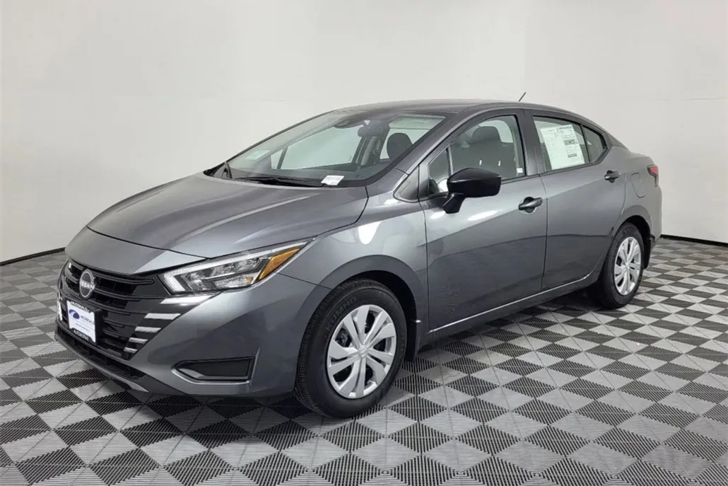 2025 Nissan Versa S photo 1