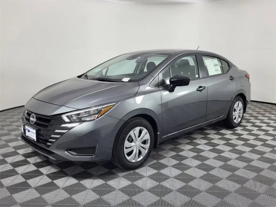 2025 Nissan Versa S photo 1