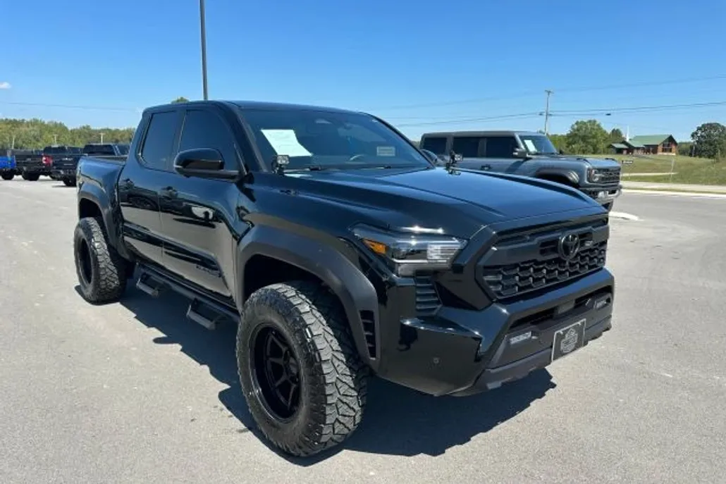 2024 Toyota Tacoma Double Cab TRD Off-Road photo 1