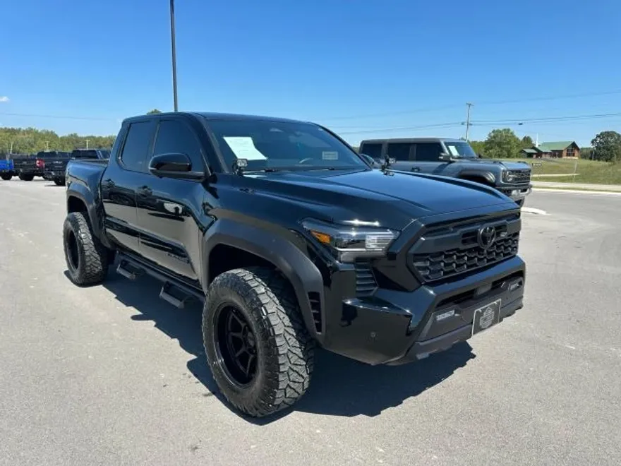 2024 Toyota Tacoma Double Cab TRD Off-Road photo 1
