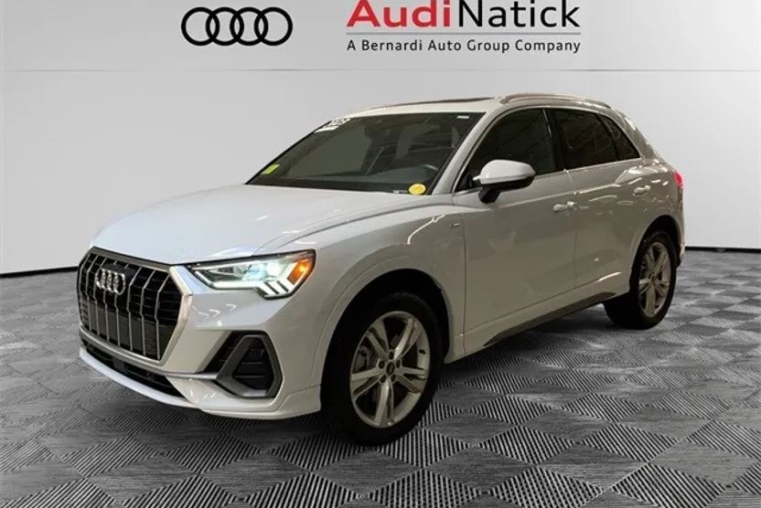 2023 Audi Q3 S line Premium Plus photo 1