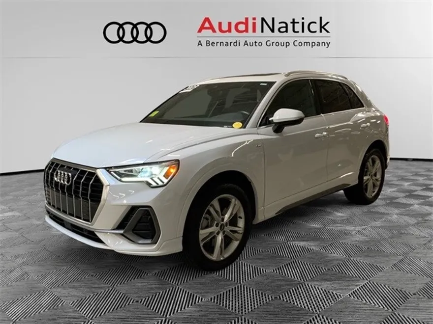 2023 Audi Q3 S line Premium Plus photo 1