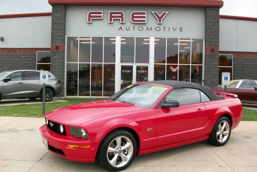 2006 Ford Mustang GT Premium photo 1