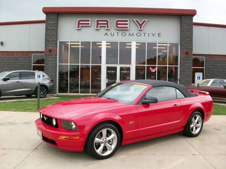 2006 Ford Mustang GT Premium photo 1