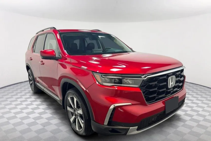 2025 Honda Pilot Touring photo 1