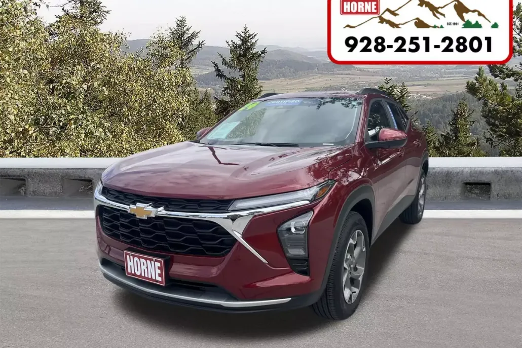 2024 Chevrolet Trax LT photo 1