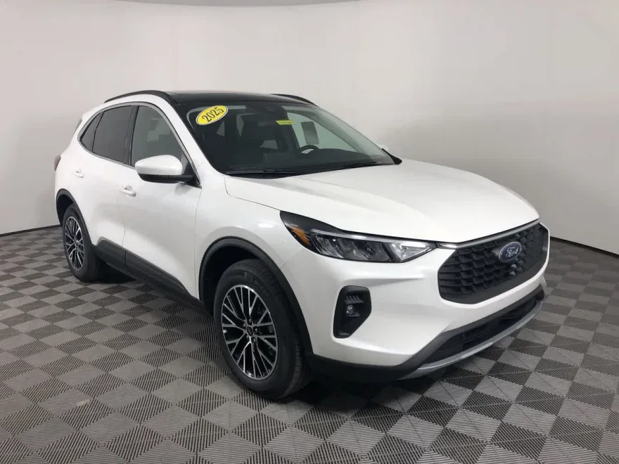 2025 Ford Escape photo 1