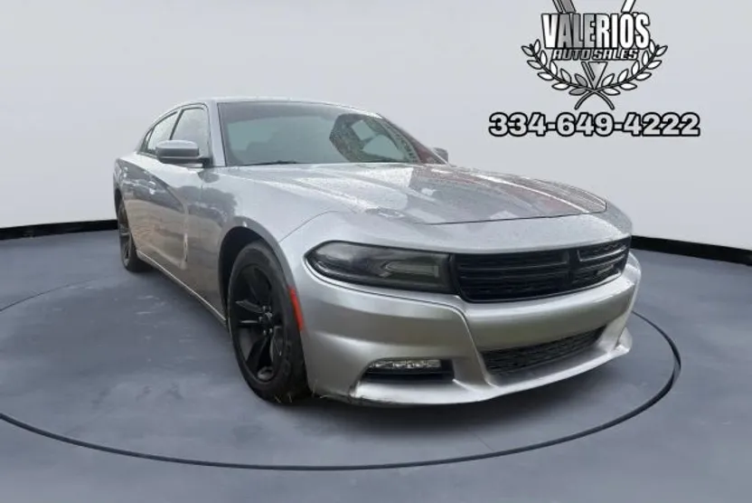2016 Dodge Charger SXT photo 1