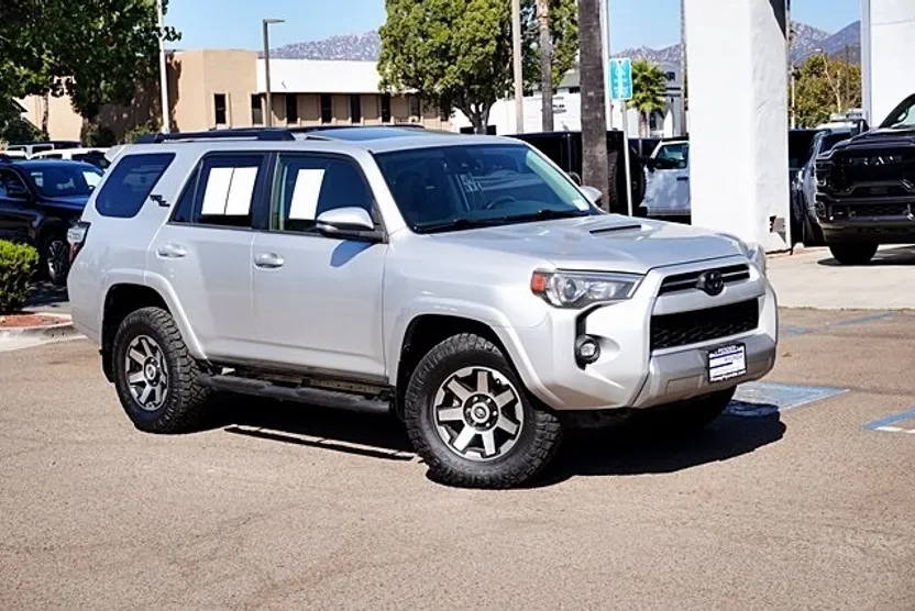 2021 Toyota 4Runner TRD Off-Road Premium photo 1