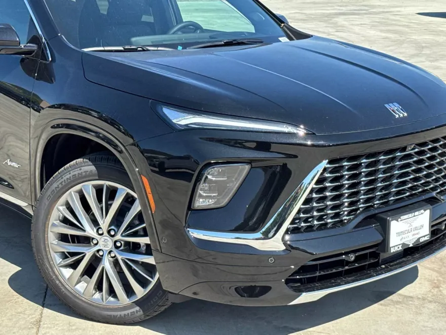 2026 Buick Enclave Avenir photo 1