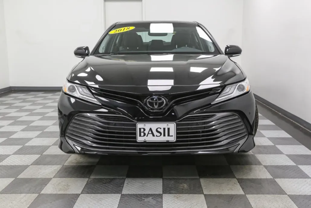 2018 Toyota Camry XLE photo 1