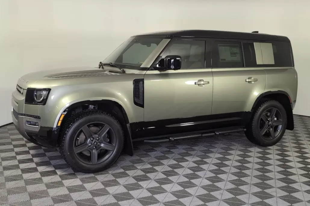 2025 Land Rover Defender 110 X-Dynamic SE photo 1