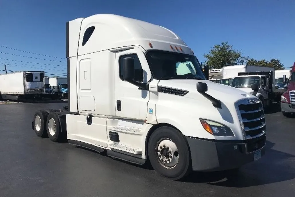 2022 Freightliner Cascadia 126" Sleeper Cab photo 1
