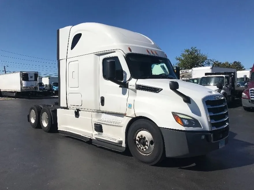 2022 Freightliner Cascadia 126" Sleeper Cab photo 1