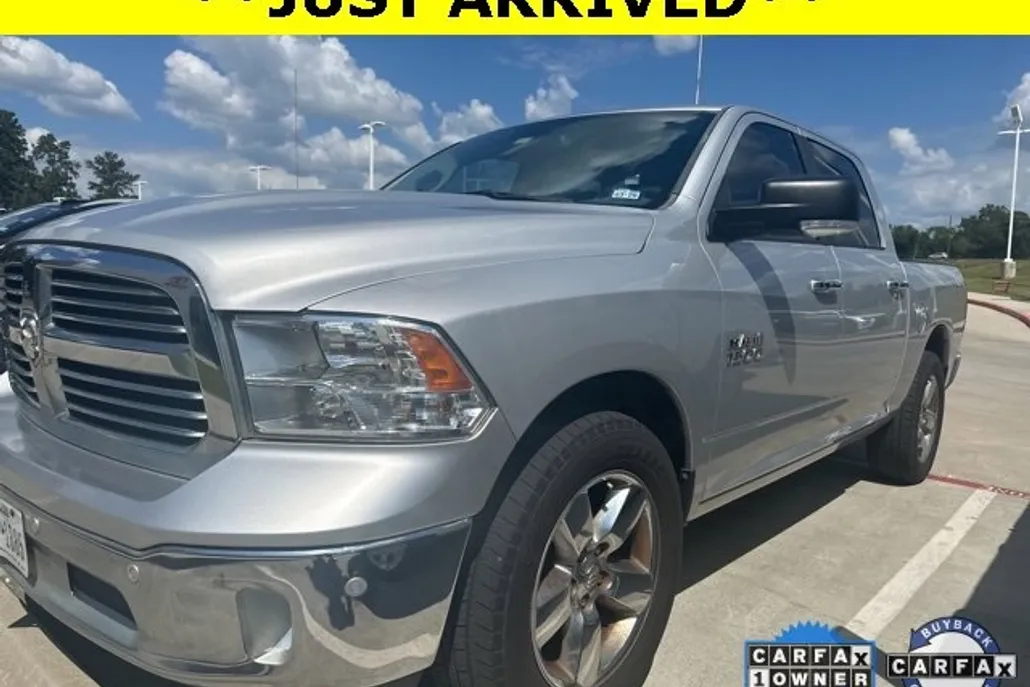 2016 Ram 1500 SLT photo 1