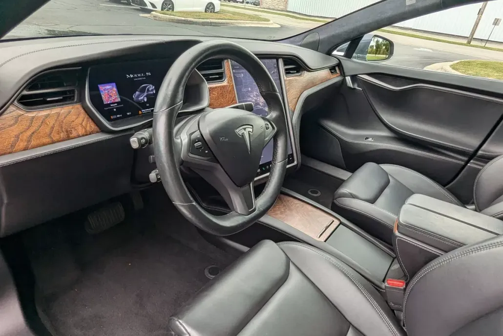 2021 Tesla Model S Long Range Plus photo 1