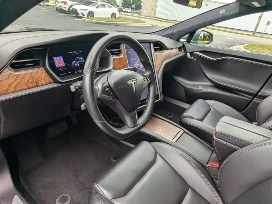 2021 Tesla Model S Long Range Plus photo 1