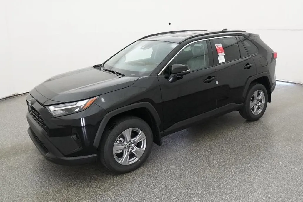 2025 Toyota RAV4 XLE photo 1