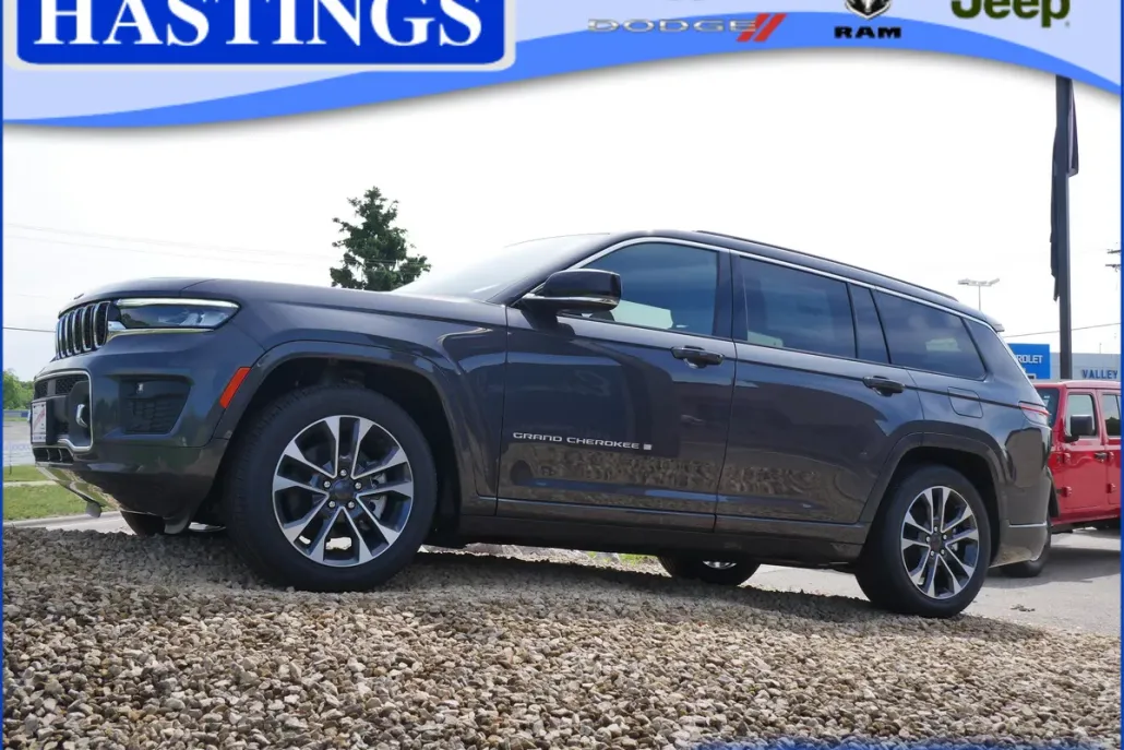 2025 Jeep Grand Cherokee Overland photo 1