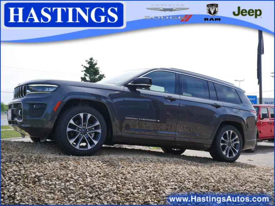 2025 Jeep Grand Cherokee Overland photo 1